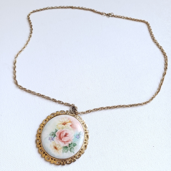 Vintage Large Porcelain Floral Pendant Necklace - Picture 8 of 12